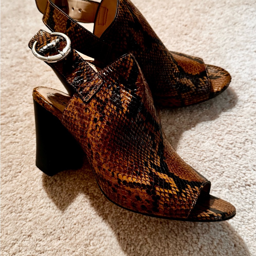 Stylish Brown Snake Print Heels